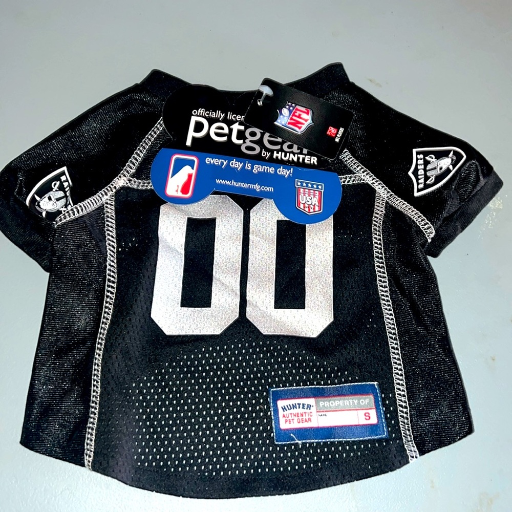 New Oakland Raiders Dog Jersey, size Small 12” neck, 11” length and 20” girth